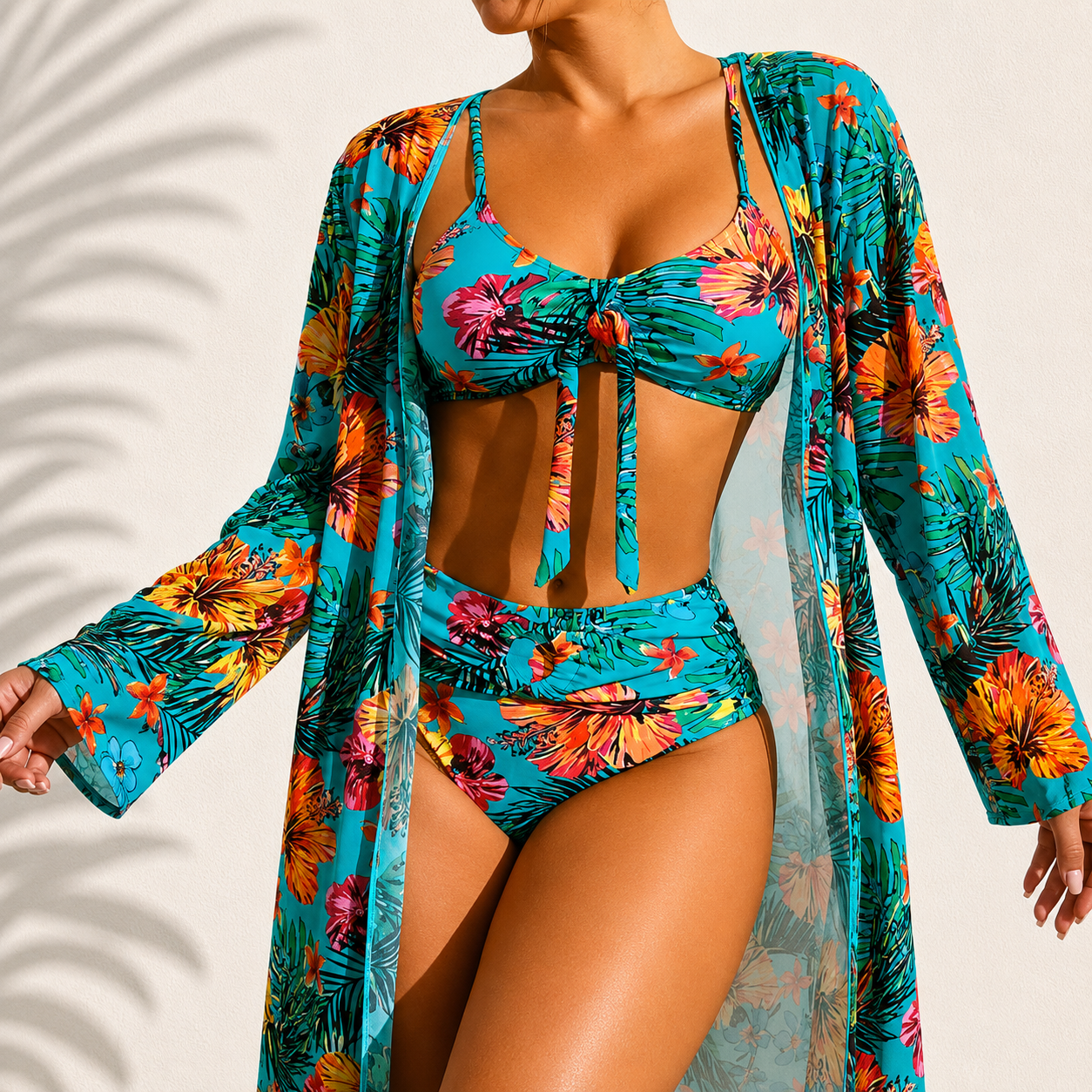 MARTINA SOLER | Elegante bikini de tres piezas «Marie» con estampado tropical