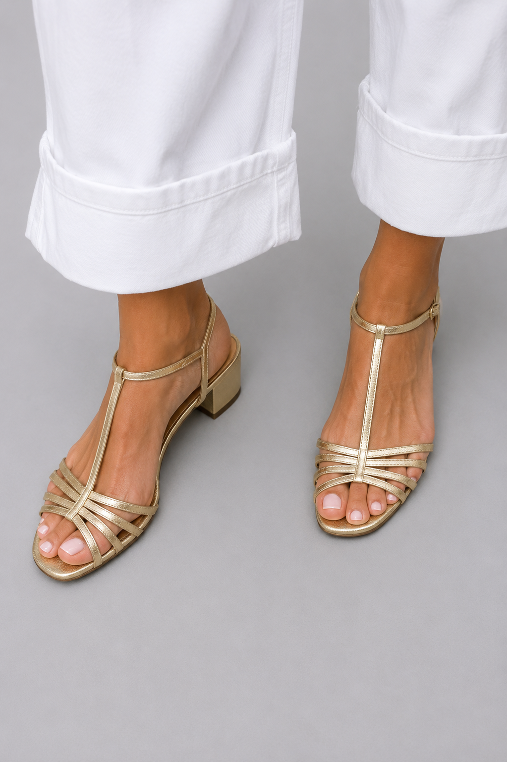 Elisetta | Sandalia de tacón bajo con tiras finas y diseño en T