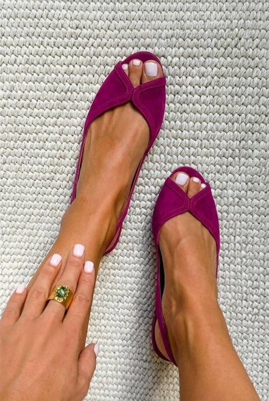 Bailarinas de ante con talón abierto y punta abierta, muy elegantes, en color fucsia