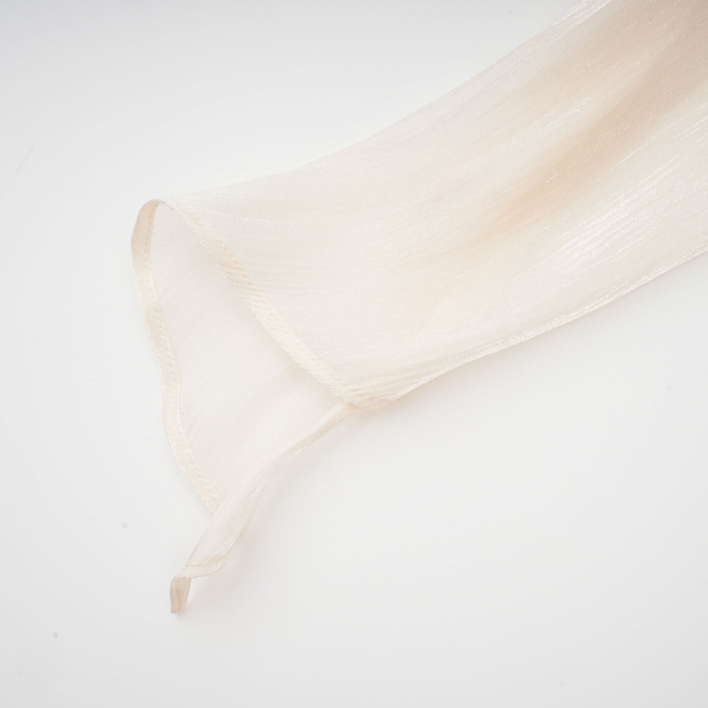 Mini vestido con volantes y pliegues neutro Eugénia