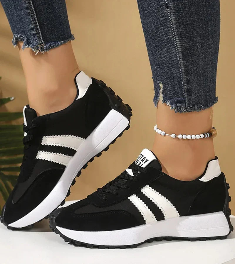 Martina Soler | ZAPATILLAS DEPORTIVAS CÓMODAS CON PLATAFORMA ERGONÓMICA