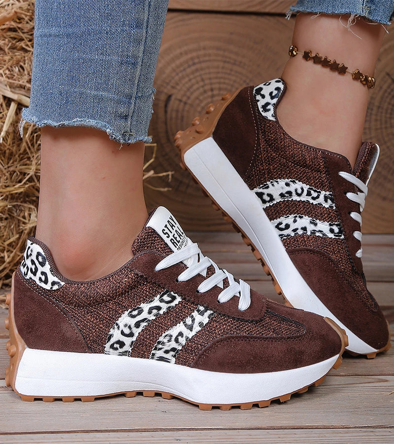 Martina Soler | ZAPATILLAS DEPORTIVAS CÓMODAS CON PLATAFORMA ERGONÓMICA