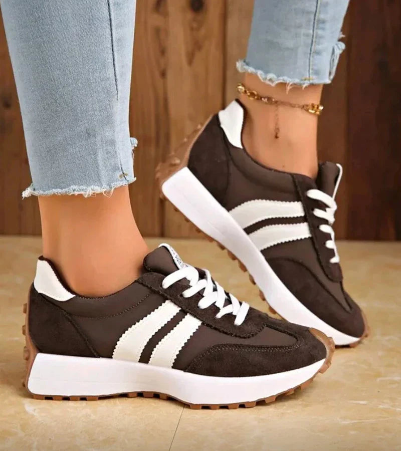 Martina Soler | ZAPATILLAS DEPORTIVAS CÓMODAS CON PLATAFORMA ERGONÓMICA