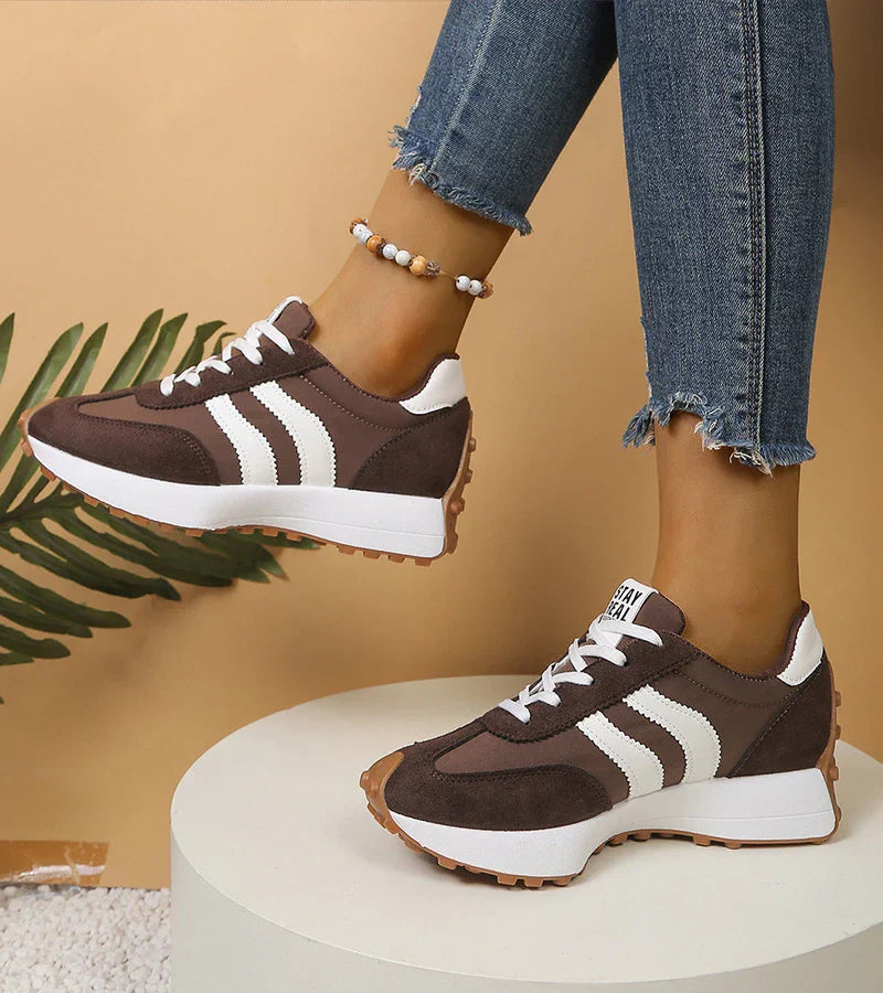 Martina Soler | ZAPATILLAS DEPORTIVAS CÓMODAS CON PLATAFORMA ERGONÓMICA