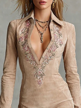 Vestido midi beige de ante fino con cuello floral y solapas