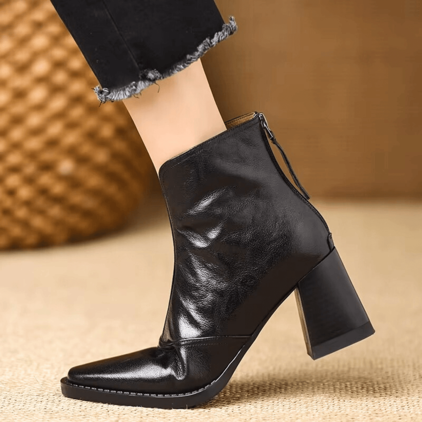 Botines Valeria – Cuero Marrón Chocolate con Tacón Esculpido