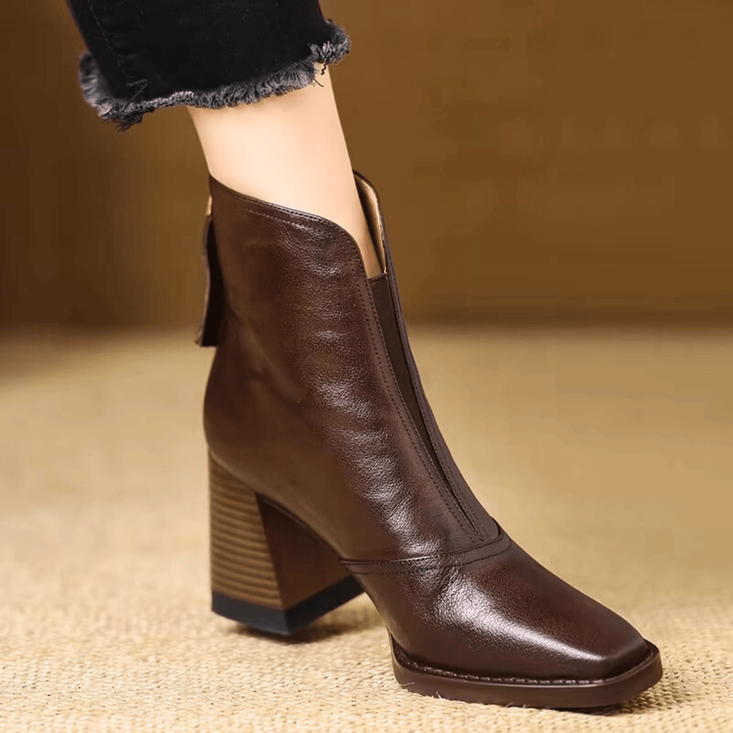 Botines Valeria – Cuero Marrón Chocolate con Tacón Esculpido